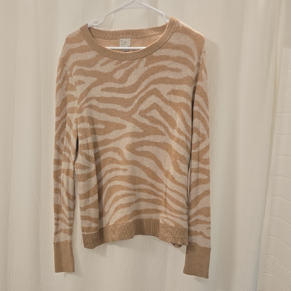 A New Day Size L Stylish Zebra Patterned Tan Sweater - Picture 1 of 5